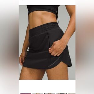 Lululemon Hottie Hot High Rise Skirt size 8